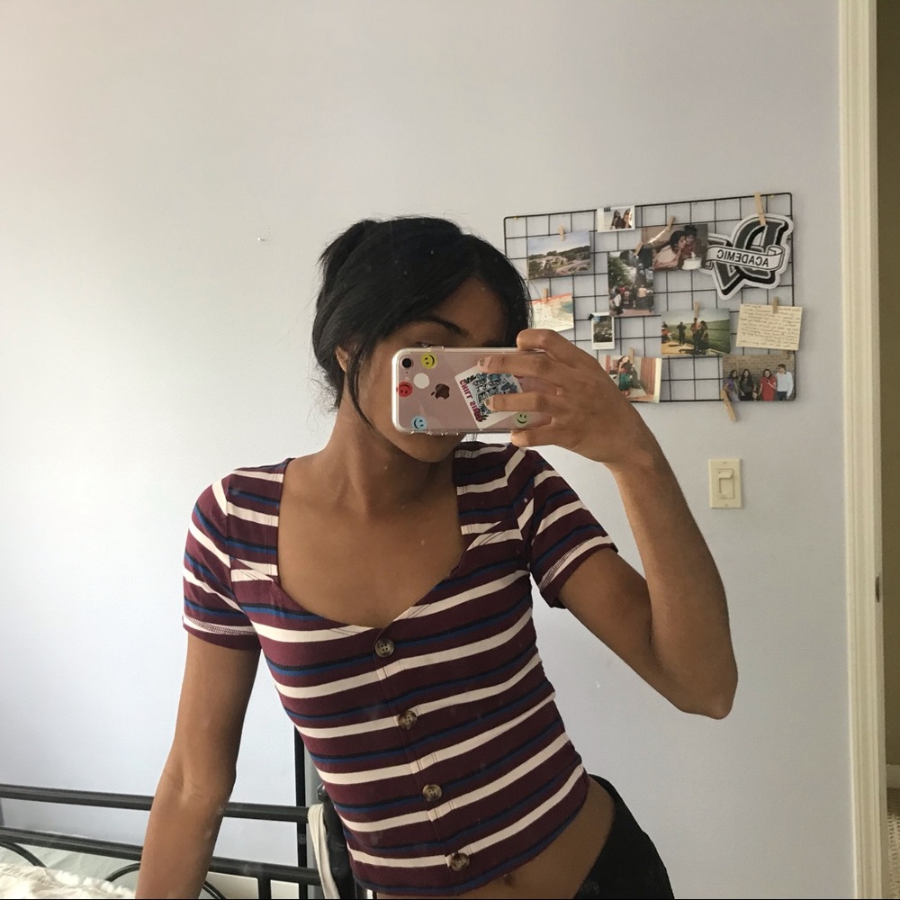 CROPPED BUTTON UP TOP